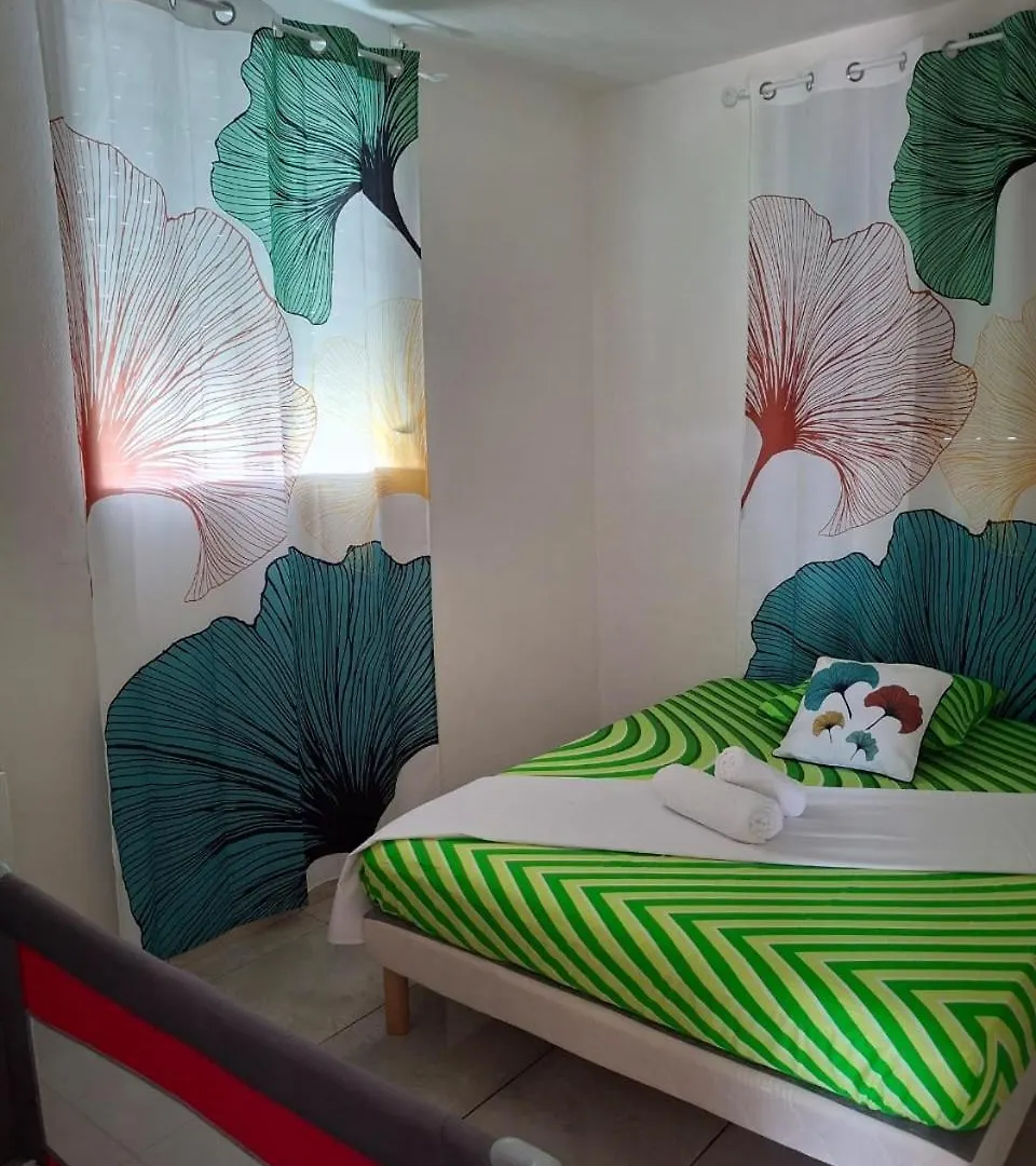 Villa Tropicale لو مول